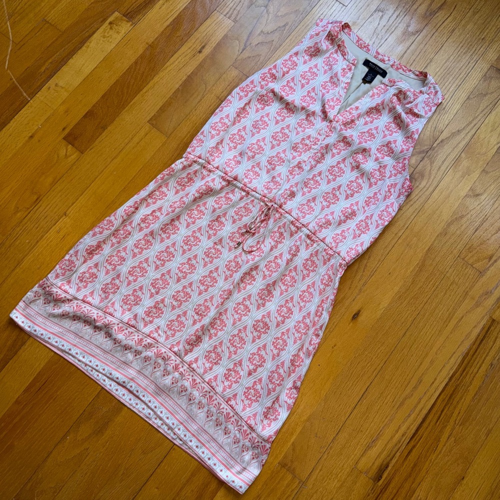White House Black Market Coral Damask Print Sleeveless Dress Satin Split Neck 8